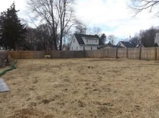 19 Cherry Pl, Lake Peekskill, NY 10537