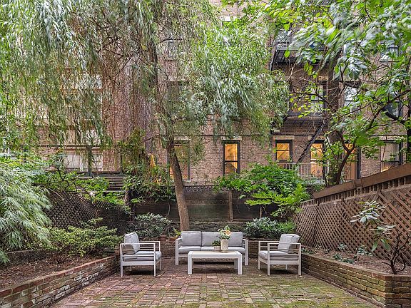 3rd image of 325 W 82nd St APT 1