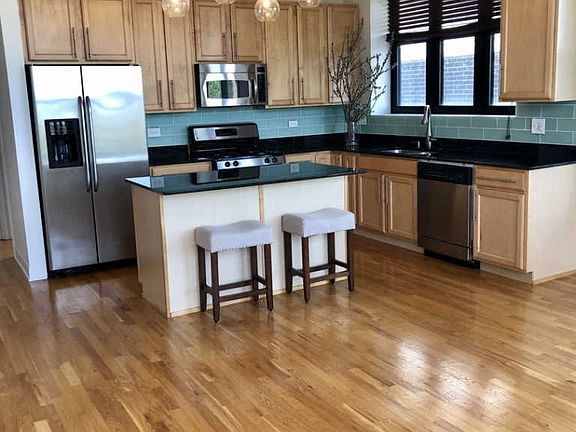 2nd image of 2 S Leavitt St Unit 304