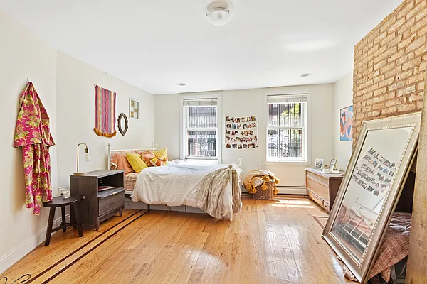 Sold by Compass | media 21