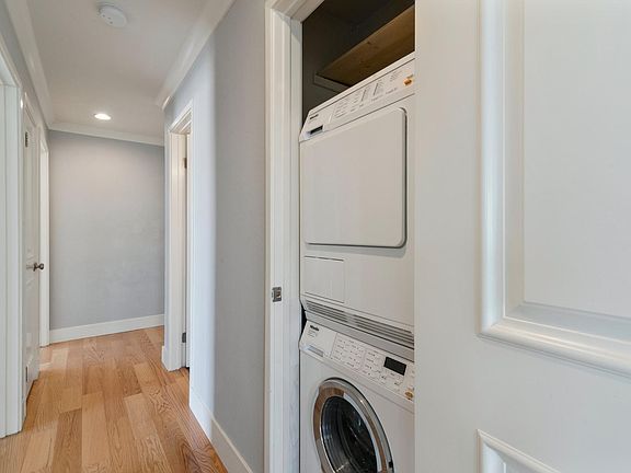 2nd image of 383 Lombard St