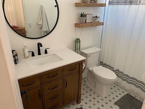 3rd image of 4609 E Carmen St