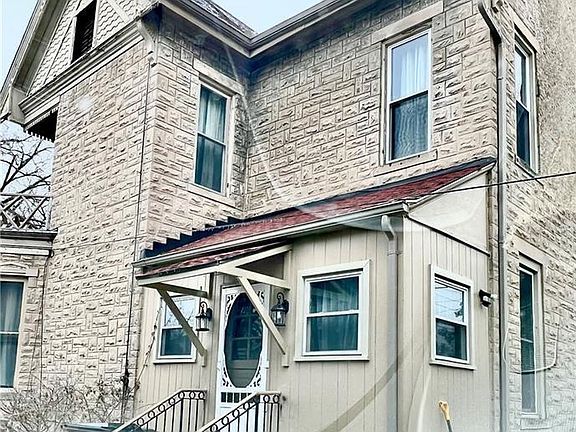 3rd image of 316 W Reynolds St