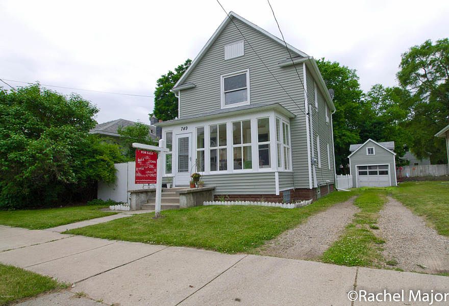 1st image of 749 Garfield Ave NW