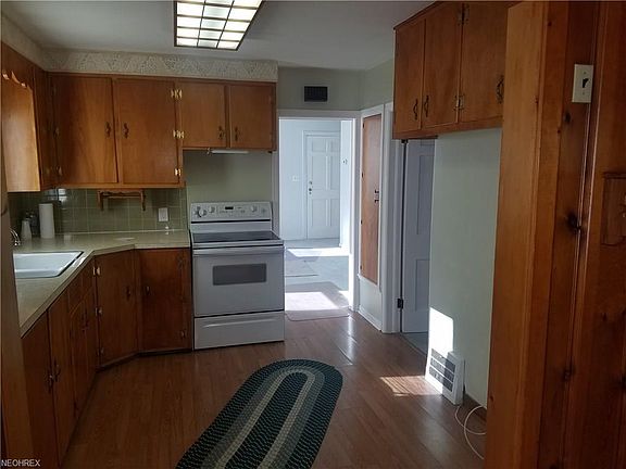 4th image of 1123 W 29th St