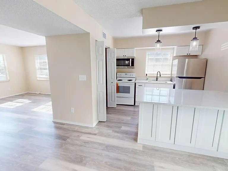 1228 E Muriel St #A — Photo 4