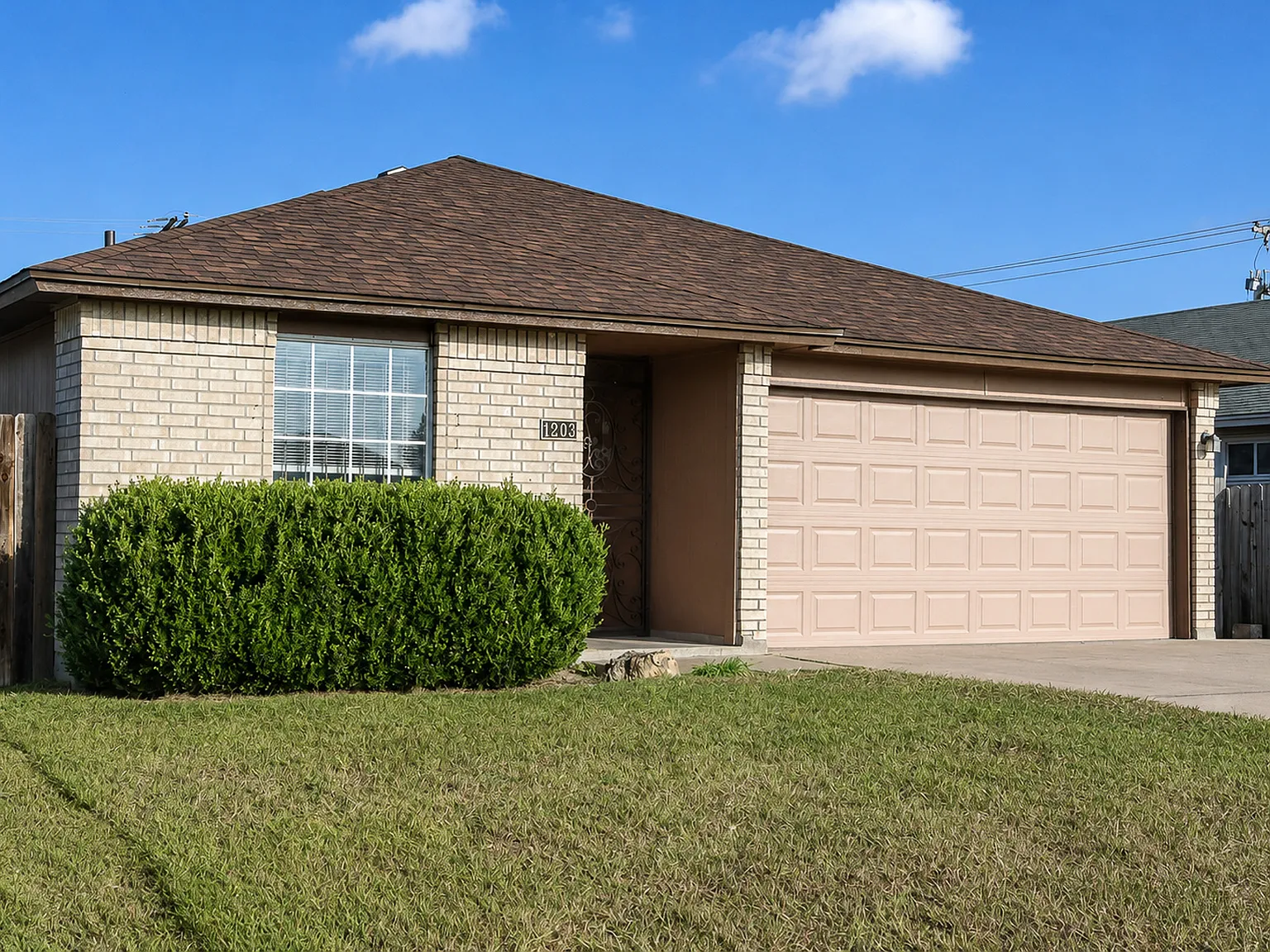 1203 Fox Creek - 1 — Photo 3