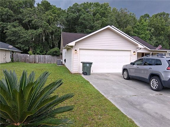 2nd image of 108 Lake Palms Dr
