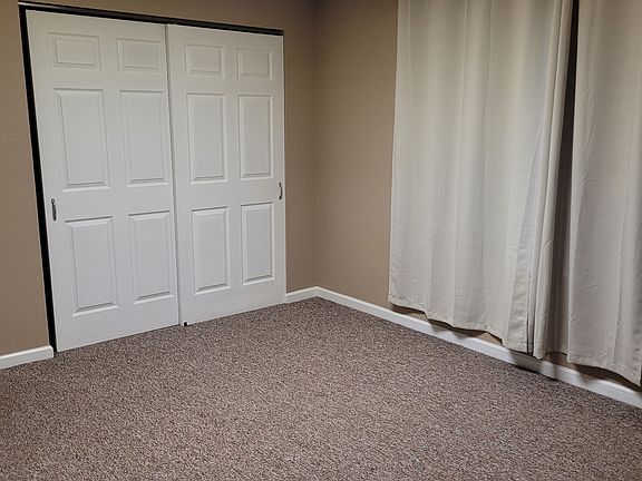 4th image of 20 Green Valley Dr #E