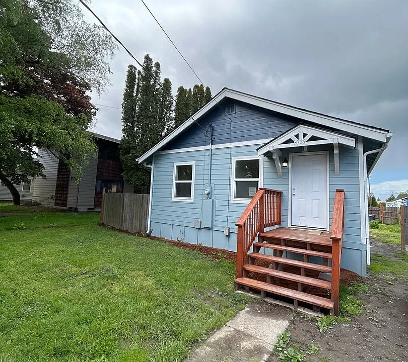 1029 8th Ave