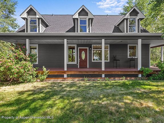 3rd image of 105 Deer Clover Ln