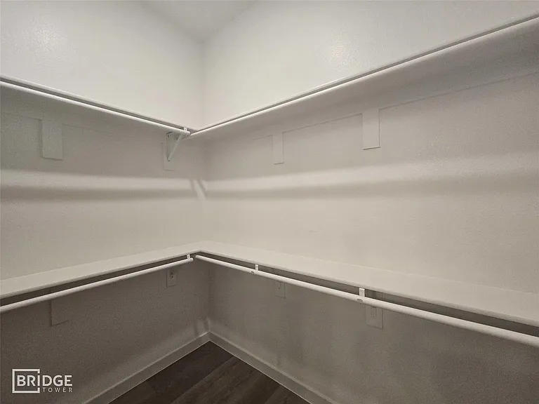 333 E Hull St — Photo 11