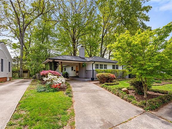 2nd image of 3717 Manor Dr