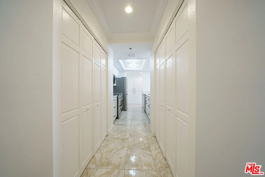 2 bed, 2.0 bath, 1621 sqft, $4,500 — Photo 4