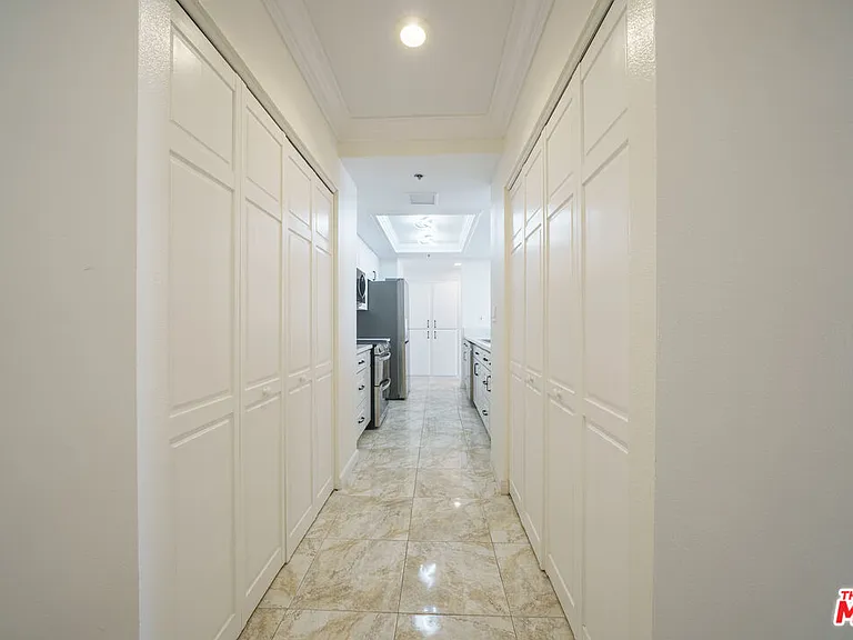600 W 9th St #1502 — Photo 4