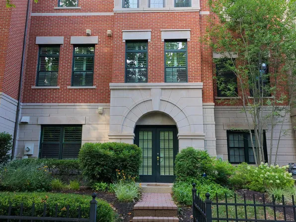 12198 Chancery Station Cir, Reston, VA 20190