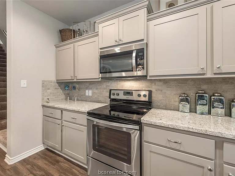 562 Momma Bear Dr — Photo 10