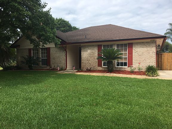 4th image of 12282 Stockbridge Ct N