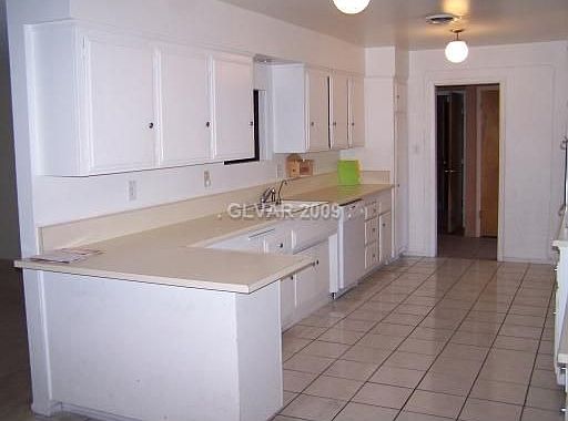 4th image of 2600 W Oakey Blvd