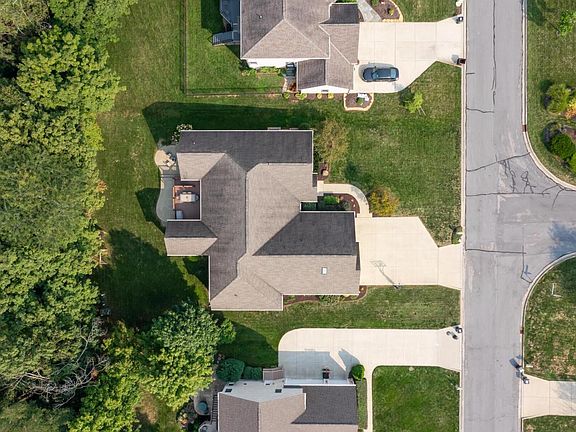 2nd image of 499 Maketewah Dr