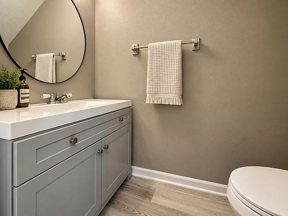 4th image of 5032 Pond Ridge Dr
