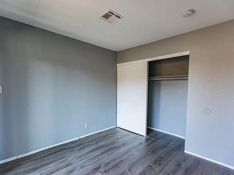 5036 S Rainbow Blvd #104 — Photo 16