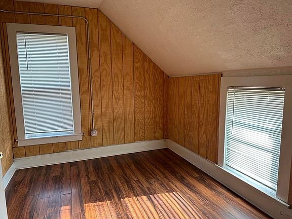 4th image of 1531 Leahy St APT 2
