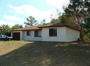 290 SE Crosspoint Dr, Port Saint Lucie, FL 34983