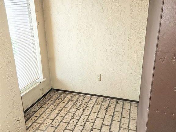 5th image of 2620 SW 98th St