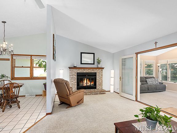 5th image of 7342 Arbol Dr NE