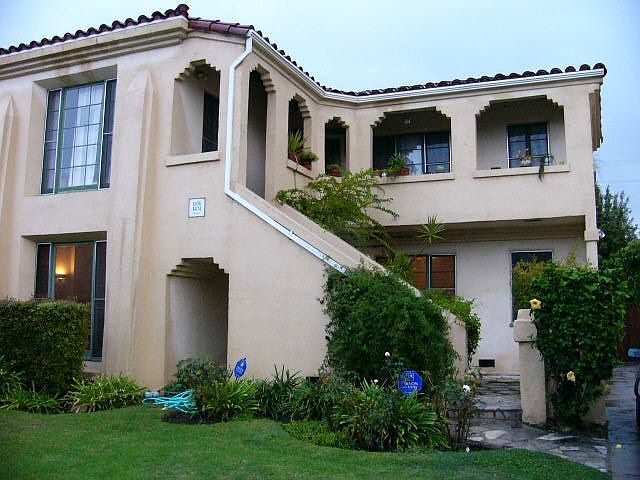 2nd image of 1474 S Sherbourne Dr