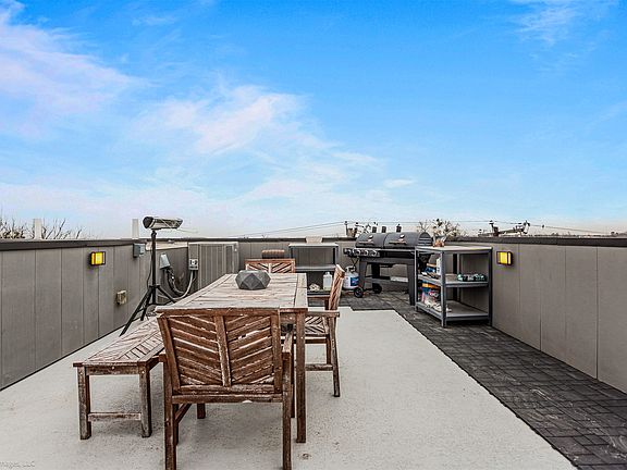3rd image of 304 Mathey Ct