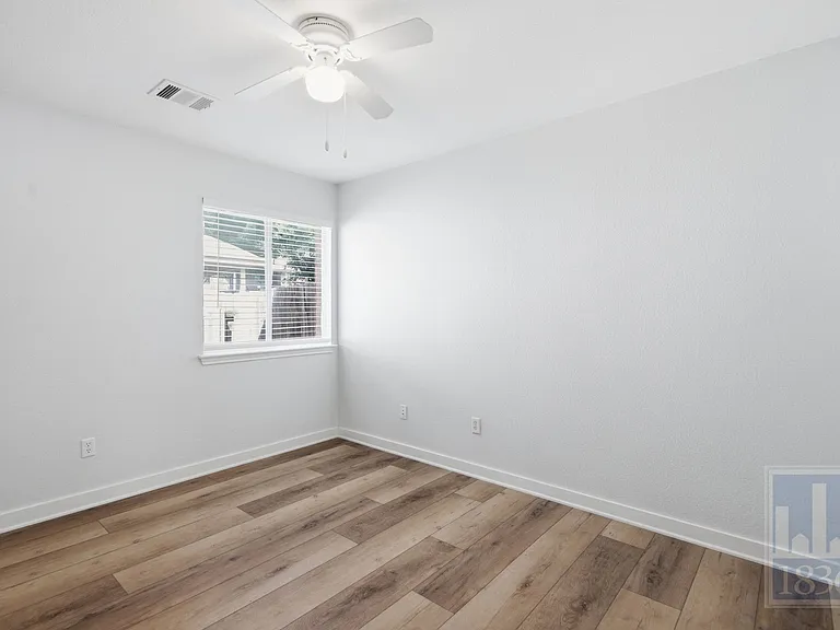 11216 Crazy Well Dr — Photo 21