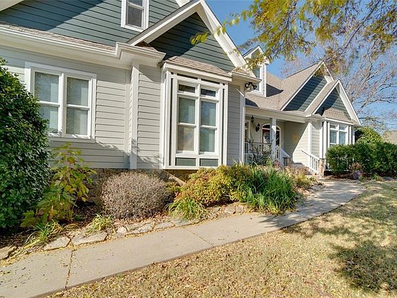 2nd image of 50 Laurelcrest Ln
