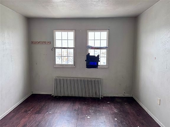 4th image of 102 Jucunda St