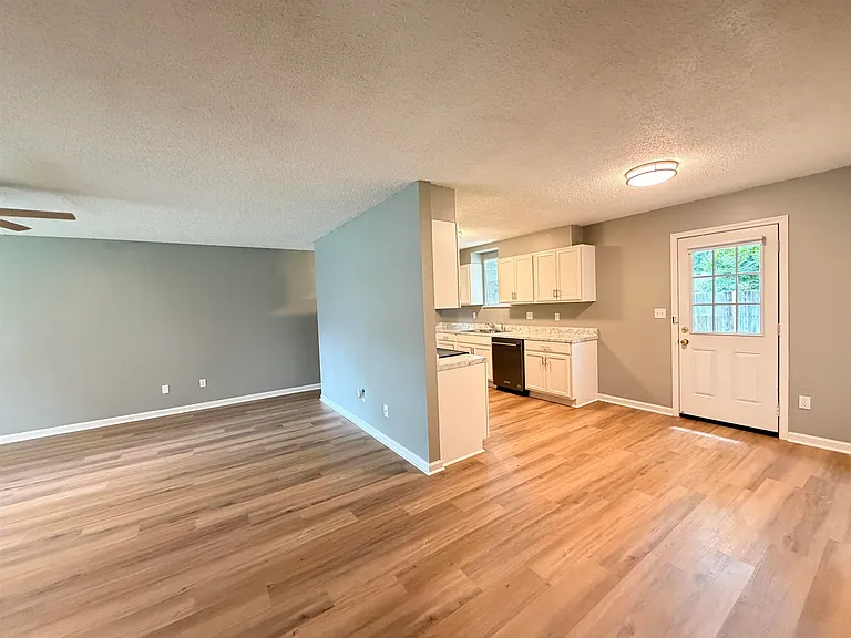3884 Kerston Dr — Photo 13