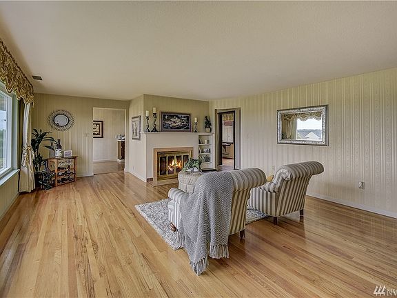 5th image of 1253 S Fernside Dr