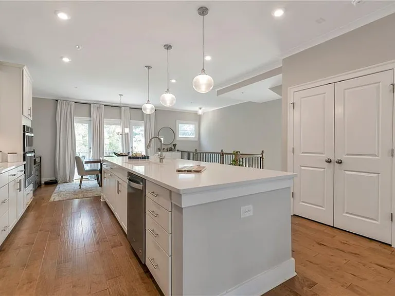 564 Ember Ln — Photo 12