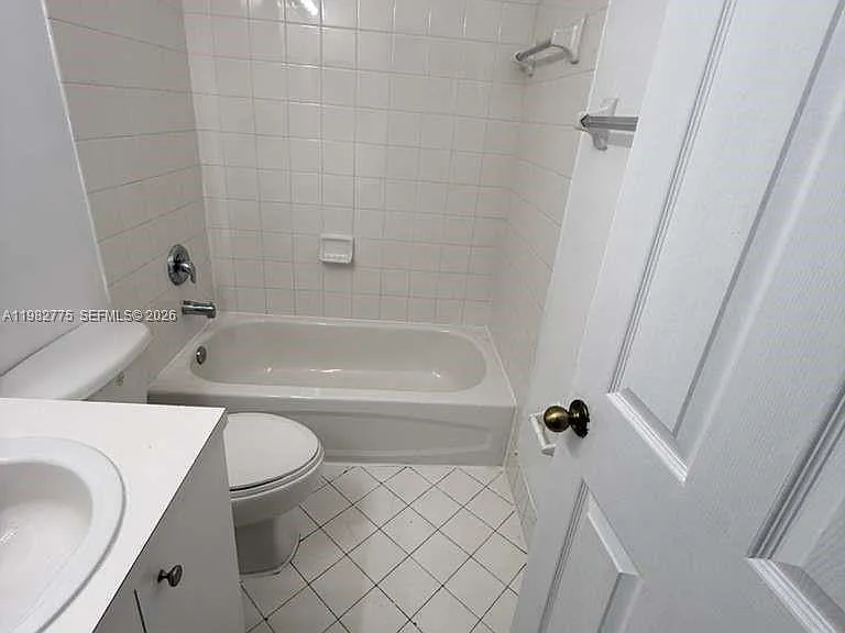 1690 NE 33rd Ave #6-106 — Photo 5