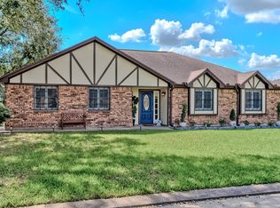 2201 Friar Tuck Ln, Groves, TX 77619