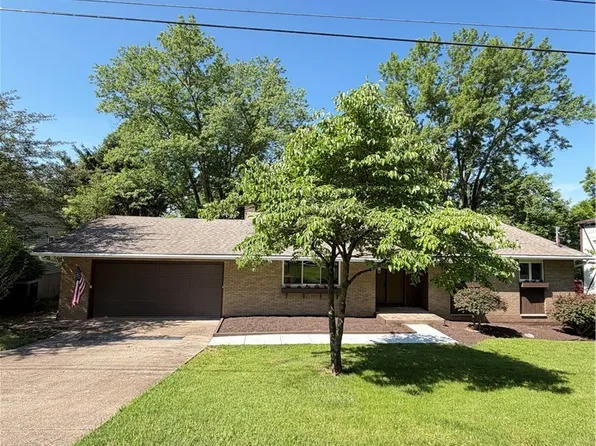 60 Canterbury Dr, Parkersburg, WV 26104