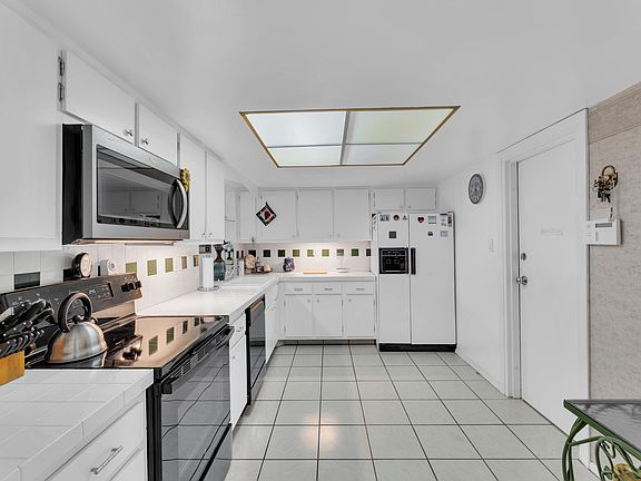 2nd image of 3221 E Golf Boulevard