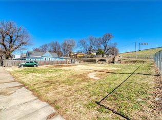 2745 Jarboe St, Kansas City, MO 64108