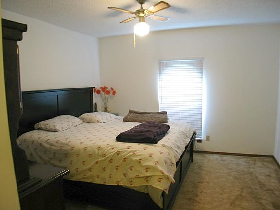 5th image of 2606 N Park Dr