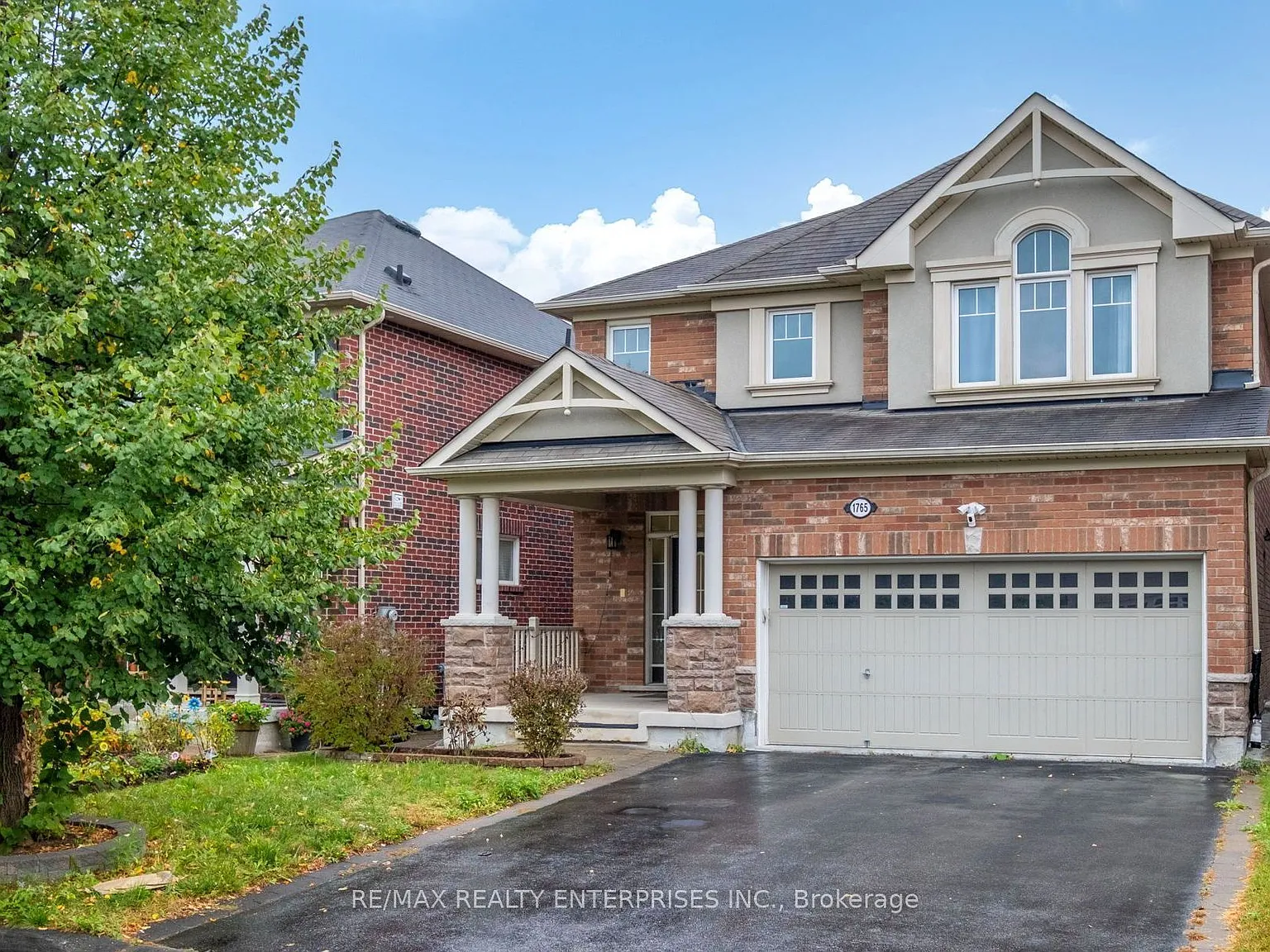 4 bed, $3,000 — Photo 1