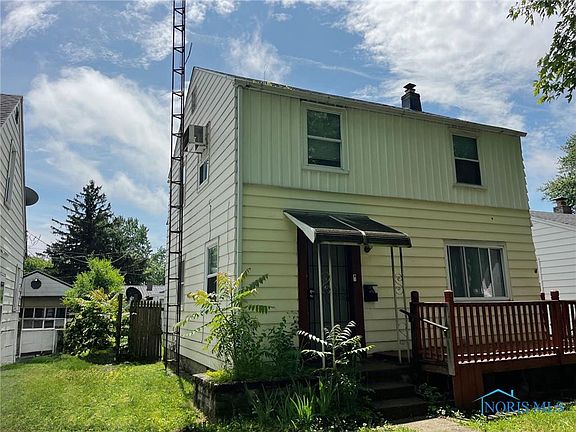 3rd image of 539 W Poinsetta Ave