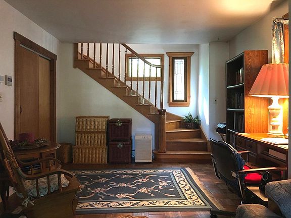 3rd image of 33S530 Elizabeth Ave