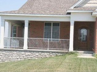142 Oakmont Ct, Lawrenceburg, IN 47025