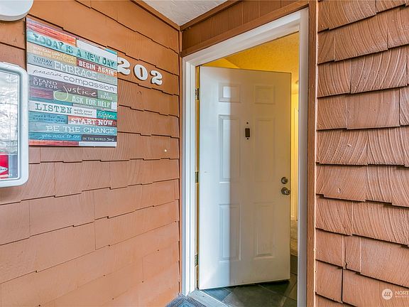 4th image of 7322 N Skyview Place #E202