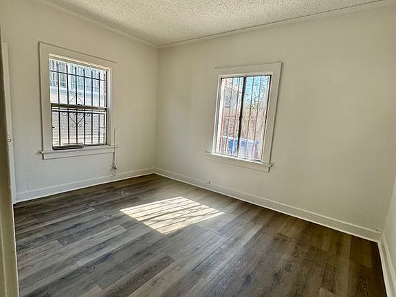 4th image of 250 W 49th St